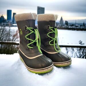 Sorel Youth Winter Snow Boots With Fur-lined Waterproof Unisex Sz 5 Outdoor Cozy